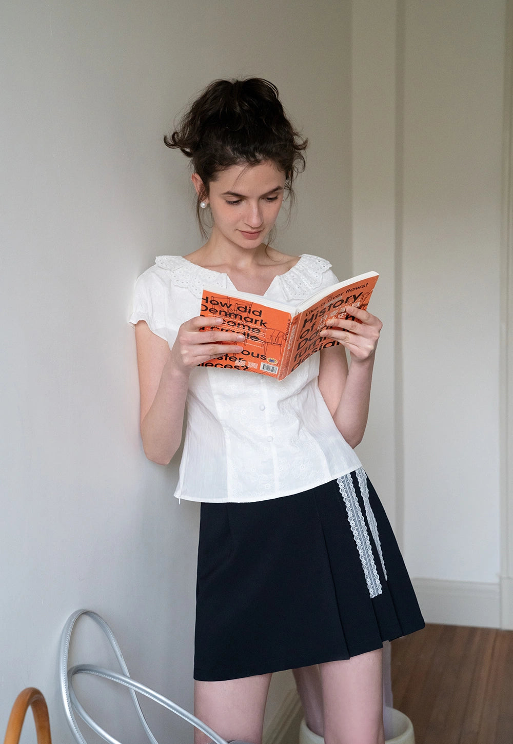 Lace Trim Pleated Skirt