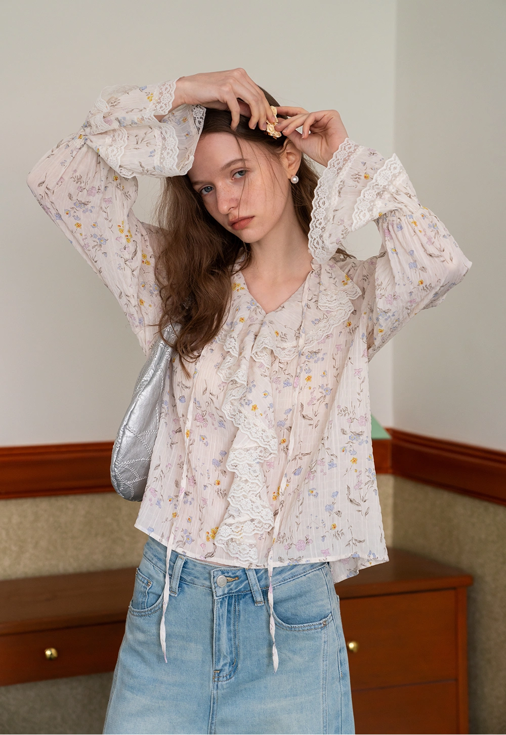 Women's Floral Ruffle Lace V-Neck Long-Sleeve Blouse
