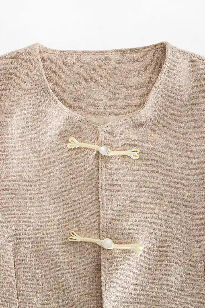 Jaket Pangkas Bouclé Bertekstur dengan Penutup Cangkuk Unik